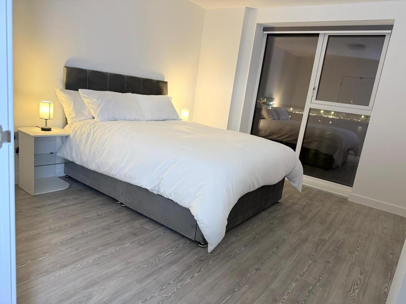 Serenity Waterfront 2 Bed Apartment Northfleet Esterno foto