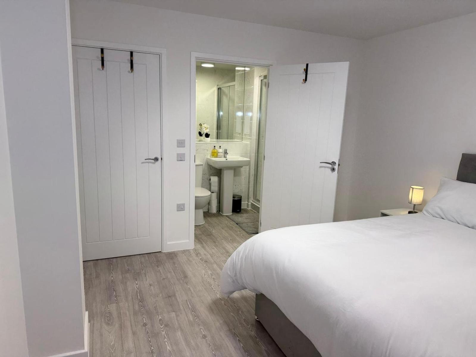 Serenity Waterfront 2 Bed Apartment Northfleet Esterno foto