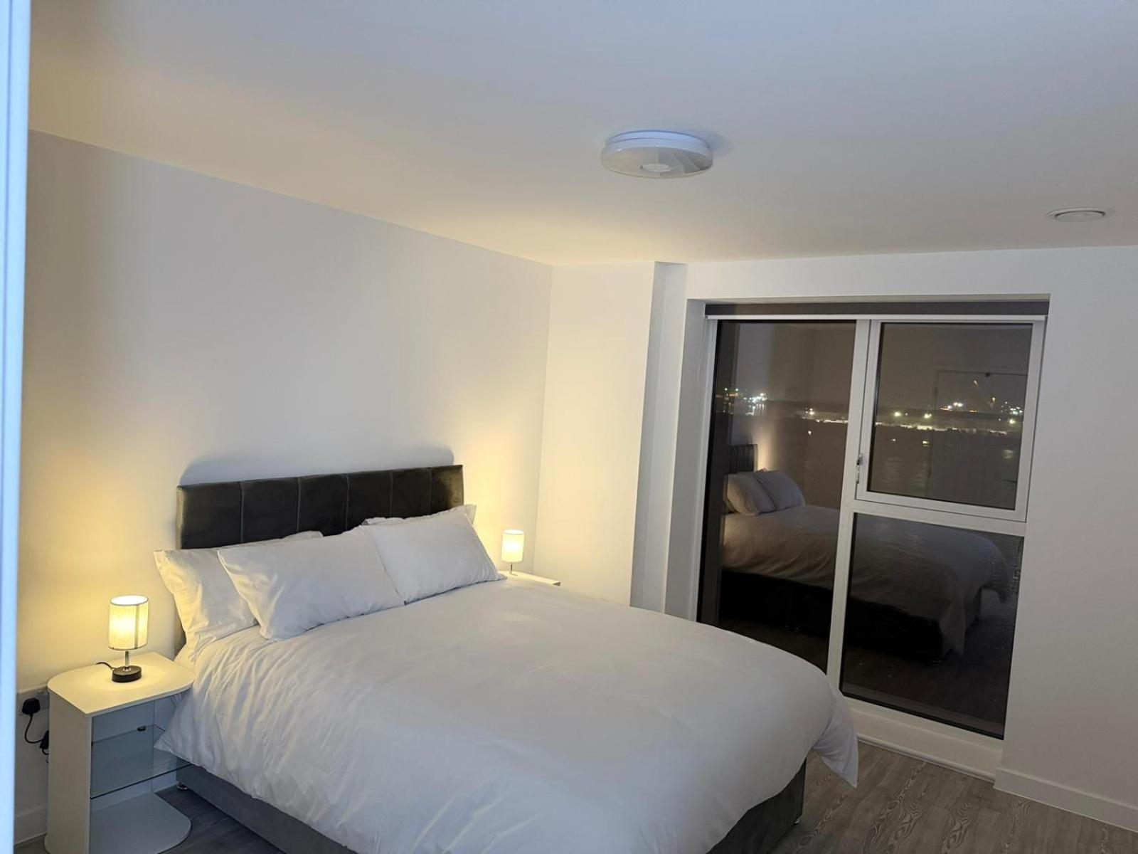 Serenity Waterfront 2 Bed Apartment Northfleet Esterno foto