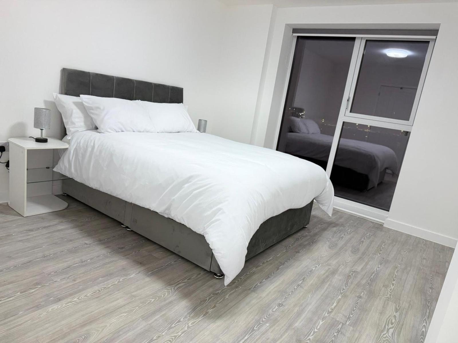 Serenity Waterfront 2 Bed Apartment Northfleet Esterno foto