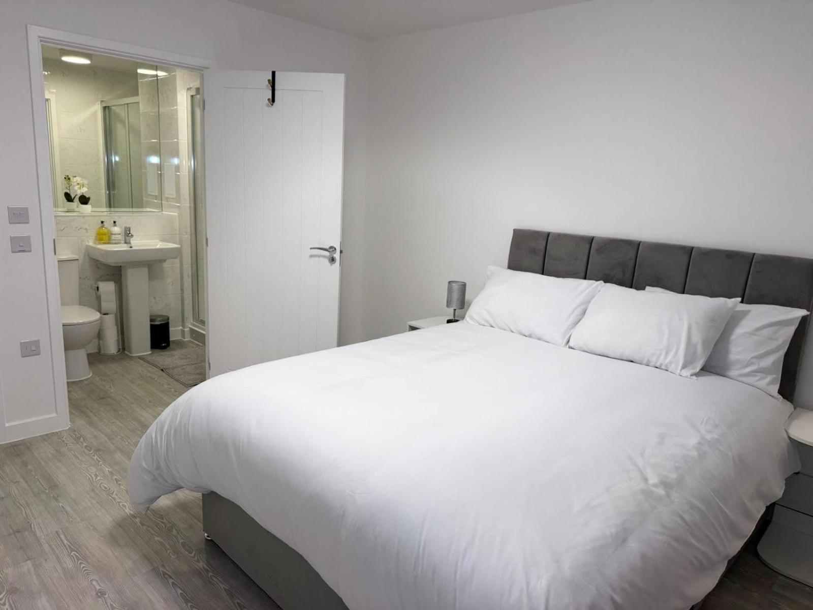 Serenity Waterfront 2 Bed Apartment Northfleet Esterno foto